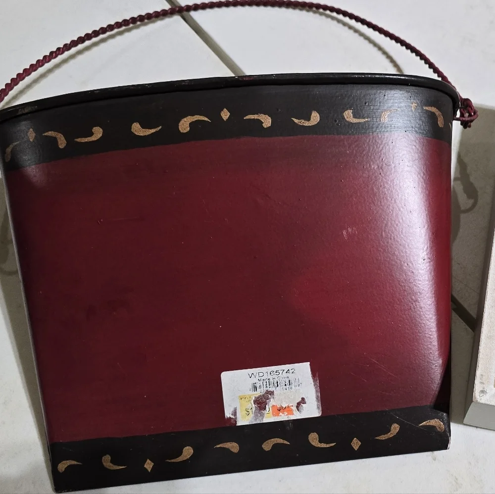 Red and Black Moose Design Metal Hanging Bin.